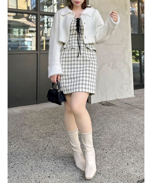 dazzlin(ダズリン)の「ラペルファーショートカーディガン(カーディガン/ボレロ・レディース・パープル/チャコールグレー/オフホワイト・FREE)」の7枚目の写真