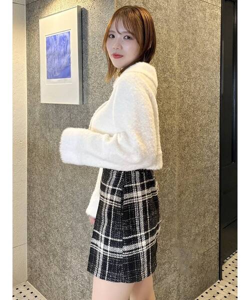 dazzlin(ダズリン)の「ラペルファーショートカーディガン(カーディガン/ボレロ・レディース・パープル/チャコールグレー/オフホワイト・FREE)」の8枚目の写真