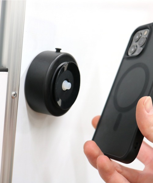 C520(シーゴーニーゼロ)の「〈C520/シーゴーニーゼロ〉VacuMag 真空吸着MagSafeホルダー 充電なし(スマホグッズ・レディース・ブラック/シルバー・ONE SIZE)」の8枚目の写真