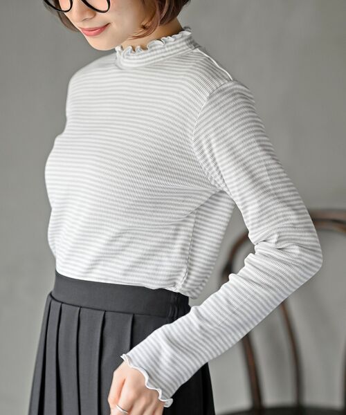 rps（アールピーエス）の「襟シャーリングメローカットソー（Tシャツ/カットソー・レディース・モカ/ブラック/その他/オフホワイト/グレー・フリー）」の3枚目の写真