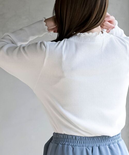 rps（アールピーエス）の「襟シャーリングメローカットソー（Tシャツ/カットソー・レディース・モカ/ブラック/その他/オフホワイト/グレー/グレイッシュベージュ・フリー）」の12枚目の写真