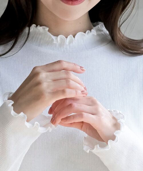 rps（アールピーエス）の「襟シャーリングメローカットソー（Tシャツ/カットソー・レディース・モカ/ブラック/その他/オフホワイト/グレー/グレイッシュベージュ・フリー）」の14枚目の写真