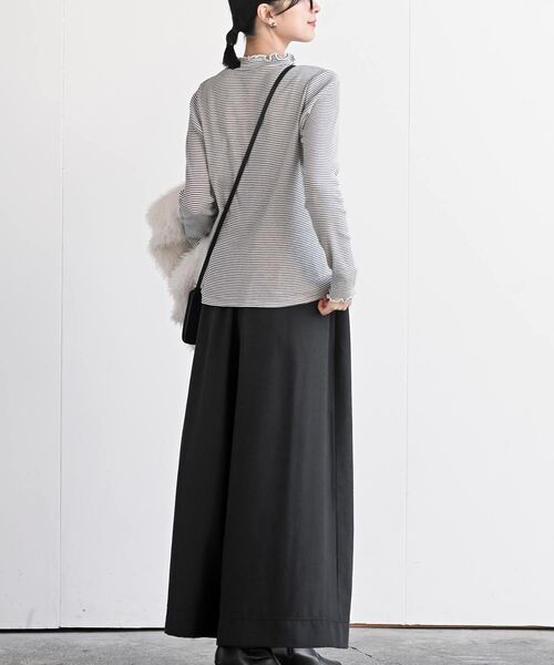 rps（アールピーエス）の「襟シャーリングメローカットソー（Tシャツ/カットソー・レディース・モカ/ブラック/その他/オフホワイト/グレー・フリー）」の9枚目の写真