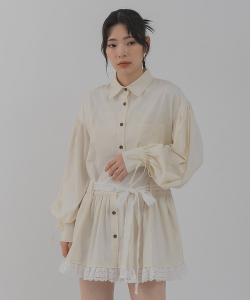 Calon mie(カロンミー)の「【Calon mie】レースベルトストライプシャツチュニック/WEB/EC限定商品(シャツ/ブラウス・レディース・ライトブルー/アイボリー・FREE)」の4枚目の写真