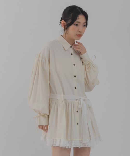 Calon mie(カロンミー)の「【Calon mie】レースベルトストライプシャツチュニック/WEB/EC限定商品(シャツ/ブラウス・レディース・ライトブルー/アイボリー・FREE)」の5枚目の写真