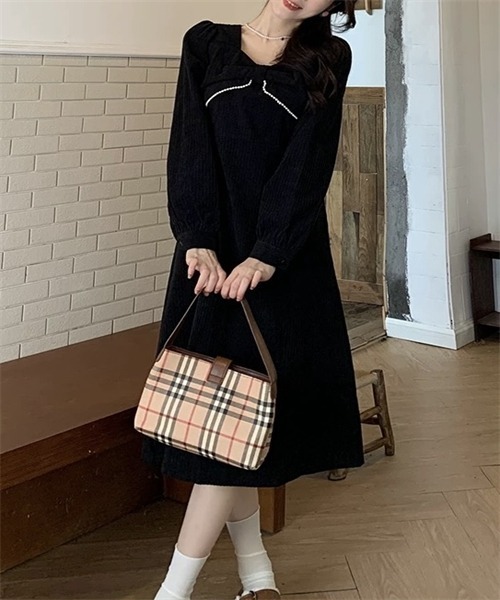 FREE STYLISTS(フリー スタイリスト)の「パールリボンフレアワンピース(ワンピース・レディース・ブラック/ボルドー・L/M/XL)」の9枚目の写真