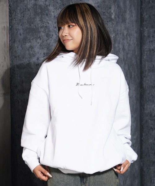 1111clothing（ワンフォークロージング）の「裏起毛 ロゴ刺繍 ワイドパーカー / Lined Wide Hoodie with Embroidered Logo（パーカー・メンズ・アッシュ/グレイッシュベージュ/ホワイト・M/L）」の14枚目の写真