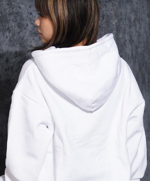 1111clothing（ワンフォークロージング）の「裏起毛 ロゴ刺繍 ワイドパーカー / Lined Wide Hoodie with Embroidered Logo（パーカー・メンズ・アッシュ/グレイッシュベージュ/ホワイト・M/L）」の21枚目の写真