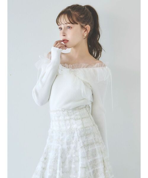 dazzlin(ダズリン)の「リボンチュールオフショルニットトップス(ニット/セーター・レディース・ブラック/グレー/オフホワイト/ピンク・FREE)」の10枚目の写真