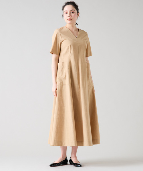 Tiara（ティアラ）の「《亀恭子さんコラボ》ワンピース（ワンピース・レディース・ベージュ/ネイビー・2/3）」の2枚目の写真