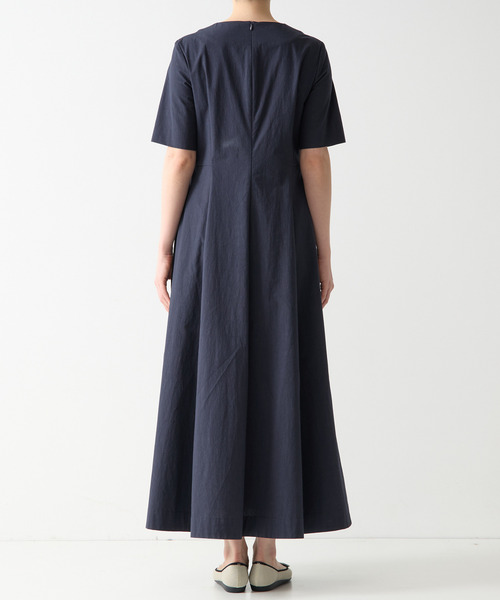 Tiara（ティアラ）の「《亀恭子さんコラボ》ワンピース（ワンピース・レディース・ベージュ/ネイビー・2/3）」の10枚目の写真