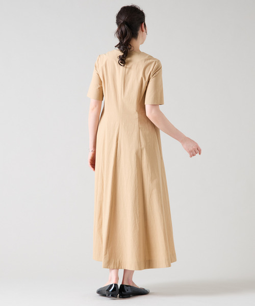 Tiara（ティアラ）の「《亀恭子さんコラボ》ワンピース（ワンピース・レディース・ベージュ/ネイビー・2/3）」の19枚目の写真