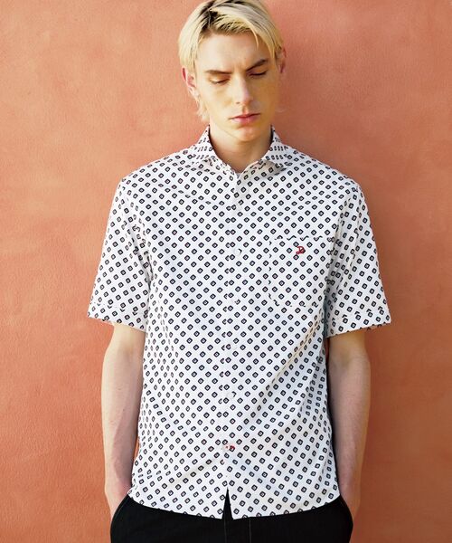 DRESSTERIOR(ドレステリア)の「ポートベロープリント ショートスリーブシャツ(シャツ/ブラウス・メンズ・ホワイト系5/ブラック系4・90/91/92/94)」の1枚目の写真
