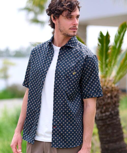 DRESSTERIOR(ドレステリア)の「ポートベロープリント ショートスリーブシャツ(シャツ/ブラウス・メンズ・ホワイト系5/ブラック系4・90/91/92/94)」の2枚目の写真