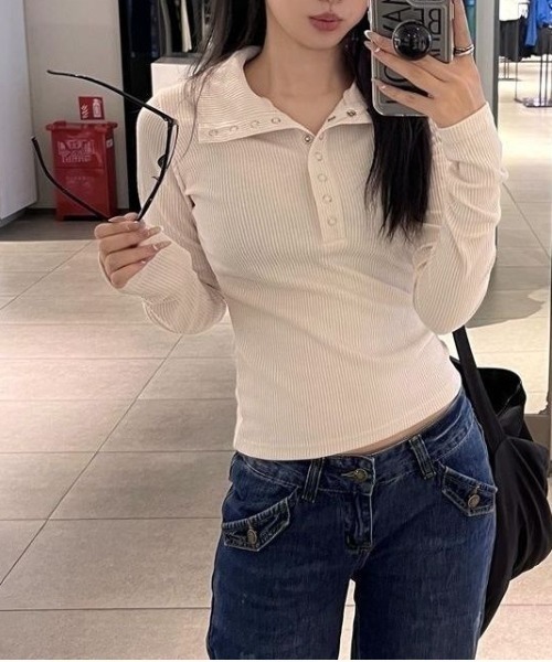 lilful(リルフル)の「カットリブ 襟ヘンリーネック シンプルロンT(Tシャツ/カットソー・レディース・チャコール/アイボリー・M/L)」の7枚目の写真