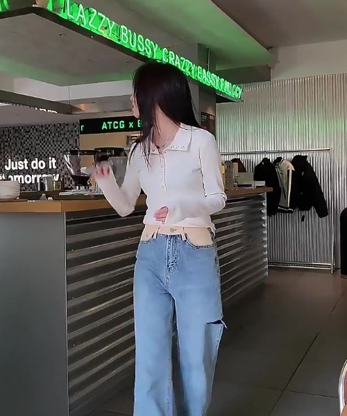 lilful(リルフル)の「カットリブ 襟ヘンリーネック シンプルロンT(Tシャツ/カットソー・レディース・チャコール/アイボリー・M/L)」の3枚目の写真