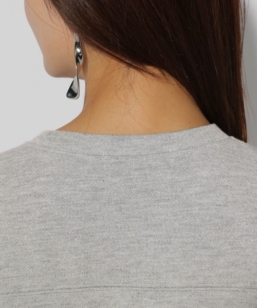 Elura(エルーラ)の「ラメ裏毛ショートプルオーバー/287523(スウェット・レディース・オフホワイト/ライトグレー・FREE)」の7枚目の写真