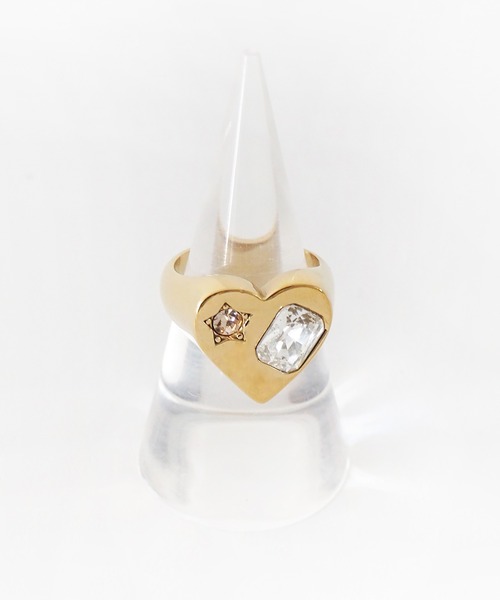 Casselini(キャセリーニ)の「Casselini(キャセリーニ)ハートビジューリング(リング・レディース・シルバー/ゴールド・13号)」の4枚目の写真