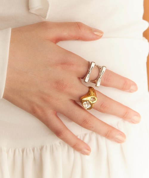 Casselini(キャセリーニ)の「Casselini(キャセリーニ)ハートビジューリング(リング・レディース・シルバー/ゴールド・13号)」の7枚目の写真