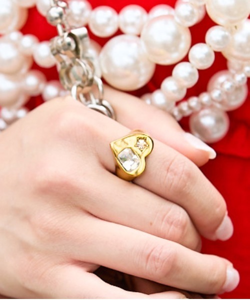 Casselini(キャセリーニ)の「Casselini(キャセリーニ)ハートビジューリング(リング・レディース・シルバー/ゴールド・13号)」の9枚目の写真