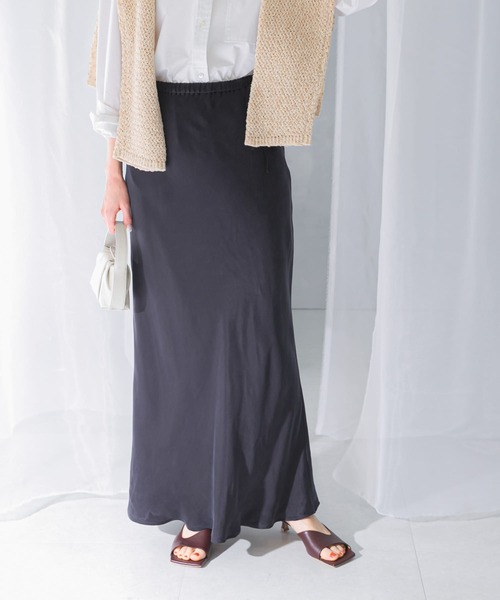 URBAN RESEARCH ROSSO WOMEN(アーバンリサーチ ロッソ)の「キュプラバイヤススカート(スカート・レディース・ベージュ/ネイビー・36/38)」の14枚目の写真