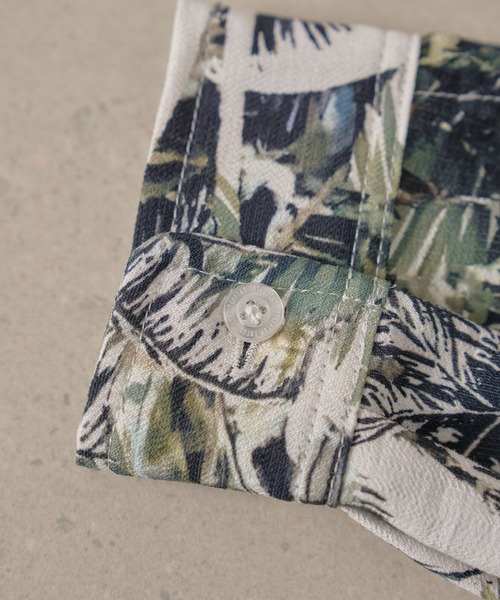 INTERPLAY(インタープレイ)の「【INTERPLAY】Open Collar Over Size Shirt【4:Pattern】-1(シャツ/ブラウス・メンズ・グリーン系/ネイビー系/パープル系/ホワイト系/レッド系・FREE)」の8枚目の写真