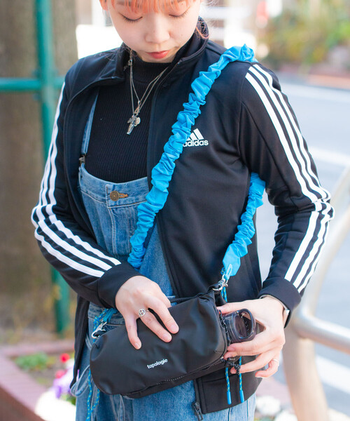 Topologie(トポロジー)の「Topologie/トポロジー Bottle Sacoche ボトルサコッシュ【バッグ単体】(スマホグッズ・レディース・ブラック/オリーブ・ONE SIZE)」の5枚目の写真