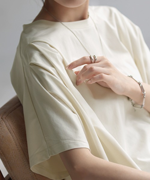 HUG.U（ハグユー）の「ひんやり。接触冷感 Tシャツ（Tシャツ/カットソー・レディース・アイボリー/オレンジ/ブラック/ホワイト/ライトブルー・FREE）」の19枚目の写真