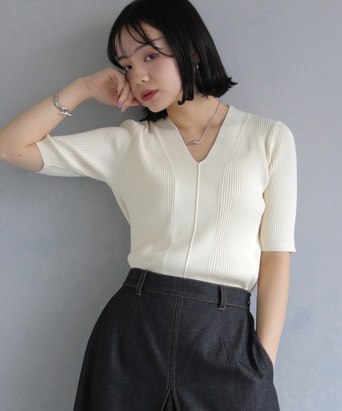 cheriella(シェリエラ)の「【cheriella】 ベーシックサマーニット1(Tシャツ/カットソー・レディース・チャコールグレー/アイボリー/ブラック/ブルーグリーン/ブラウン・M)」の2枚目の写真
