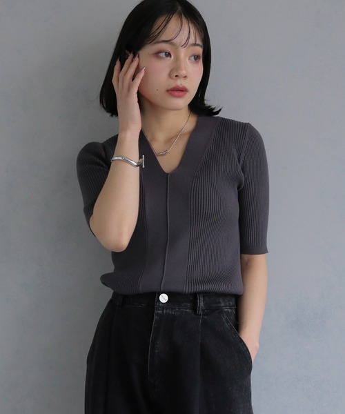 cheriella(シェリエラ)の「【cheriella】 ベーシックサマーニット1(Tシャツ/カットソー・レディース・チャコールグレー/アイボリー/ブラック/ブルーグリーン/ブラウン・M)」の19枚目の写真