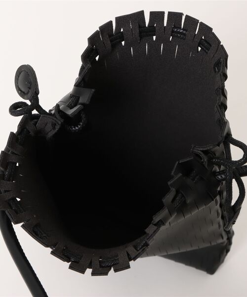 BarcosBlue（バルコスブルー）の「【BarcosBlue/バルコスブルー】カットデザインミニショルダーバッグ（ショルダーバッグ・レディース・ブラック/アイボリー・ONE SIZE）」の10枚目の写真