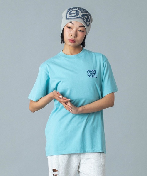 X-girl(エックスガール)の「GLOW LOGO S/S TEE(Tシャツ/カットソー・レディース・チャコールグレー/ライトブルー/ホワイト・S/M/L)」の12枚目の写真