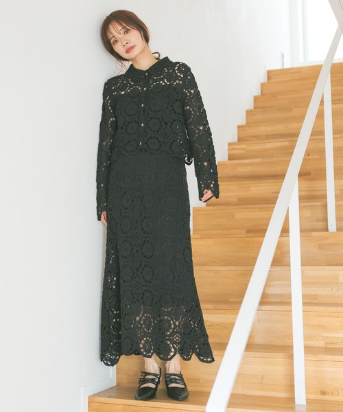 mysty woman（ミスティウーマン）の「クロシェシャツカーデ  493904（カーディガン/ボレロ・レディース・ブラック/アイボリー・FREE）」の4枚目の写真