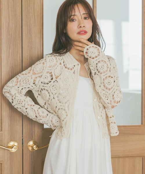 mysty woman（ミスティウーマン）の「クロシェシャツカーデ  493904（カーディガン/ボレロ・レディース・ブラック/アイボリー・FREE）」の10枚目の写真