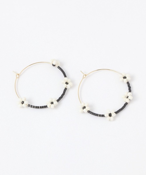 niko and...（ニコアンド）の「ビーズフラワーフープピアス（ピアス（両耳用）・レディース・ブラック/ホワイト/ブルー・0）」の6枚目の写真