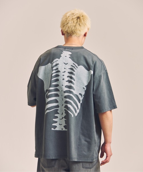 VANSON（ヴァンソン）の「VANSON-SKELTON BONES-Pigment Dyed Tee（Tシャツ/カットソー・メンズ・ブラック・M/L/XL）」の3枚目の写真