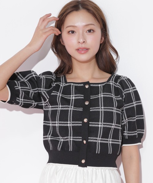 JILL by JILL STUART(ジルバイジルスチュアート)の「◇チェックジャガード 短丈カーデトップス(ニット/セーター・レディース・ブラック/ホワイト/グレー・FREE)」の1枚目の写真