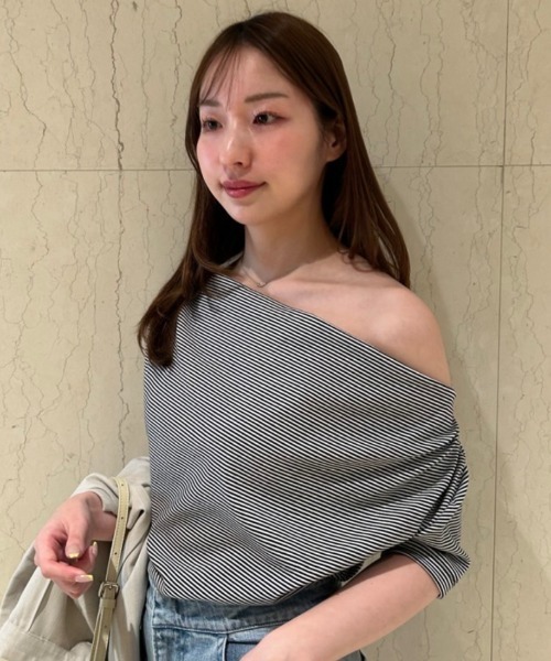 USAGI ONLINE・ZOZO限定】ドレープネックオフショルカットソー（T