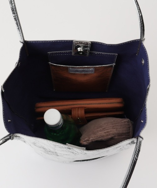 cache cache(カシュ カシュ)の「cachecache カシュカシュ クラシックメタリック肩入バケツトート(トートバッグ・レディース・ゴールド/シルバー系その他/シルバー・FREE)」の16枚目の写真