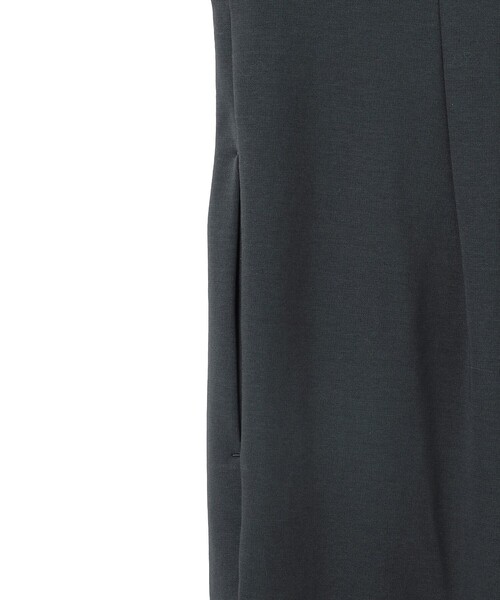 uncrave（アンクレイヴ）の「ダブルフェイスジャージー オールインワン（パンツドレス・レディース・ブラック系/グレー系/ベージュ系・1/0）」の4枚目の写真