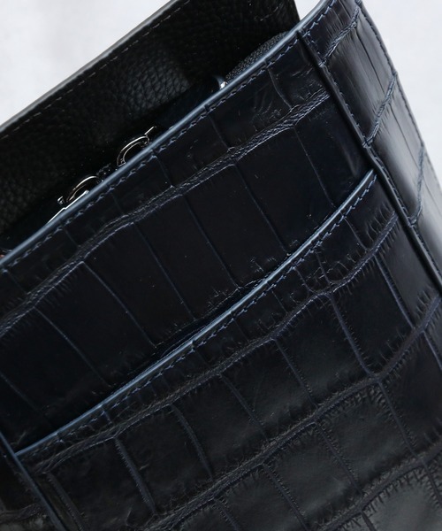 sankyo shokai(サンキョウショウカイ)の「クロコダイル スマホショルダー マット加工(ショルダーバッグ・メンズ・ブラック/ホワイト/ネイビー・FREE)」の14枚目の写真