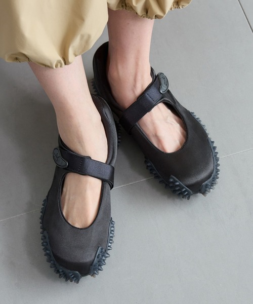 BARNYARDSTORM（バンヤードストーム）の「MOSTRO FEY SATIN（その他シューズ・レディース・ブラック・24/23/25）」の6枚目の写真