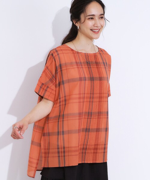 SHOO・LA・RUE(シューラルー)の「【S-LL/体型カバー】インせず着られる ポンチョシルエット シアーチェックブラウス(シャツ/ブラウス・レディース・ライトオレンジ系1/ブラック系1/ブルーグリーン・03/01/04/02)」の3枚目の写真