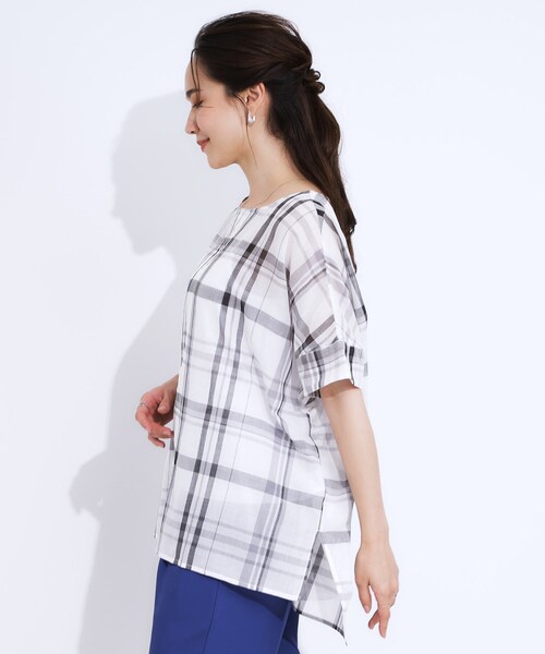 SHOO・LA・RUE(シューラルー)の「【S-LL/体型カバー】インせず着られる ポンチョシルエット シアーチェックブラウス(シャツ/ブラウス・レディース・ライトオレンジ系1/ブラック系1/ブルーグリーン・03/01/04/02)」の9枚目の写真