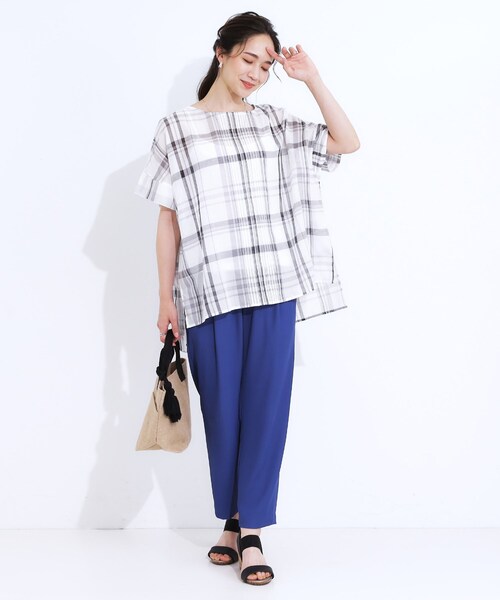 SHOO・LA・RUE(シューラルー)の「【S-LL/体型カバー】インせず着られる ポンチョシルエット シアーチェックブラウス(シャツ/ブラウス・レディース・ライトオレンジ系1/ブラック系1/ブルーグリーン・03/01/04/02)」の10枚目の写真