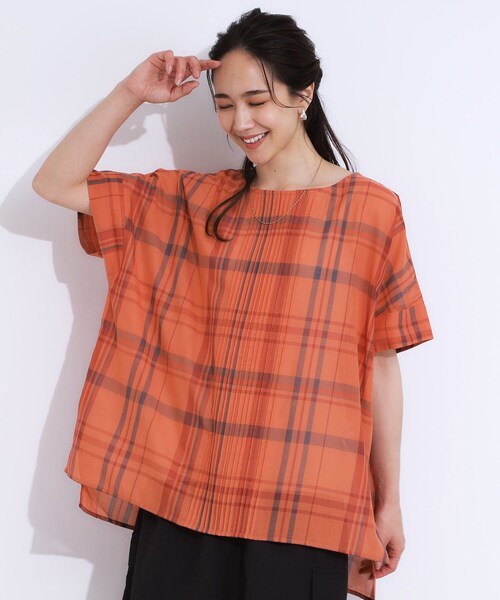 SHOO・LA・RUE(シューラルー)の「【S-LL/体型カバー】インせず着られる ポンチョシルエット シアーチェックブラウス(シャツ/ブラウス・レディース・ライトオレンジ系1/ブラック系1/ブルーグリーン・03/01/04/02)」の12枚目の写真
