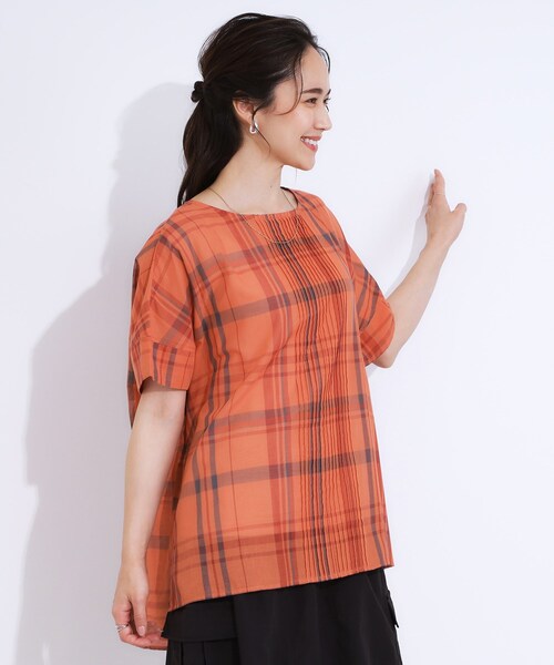 SHOO・LA・RUE(シューラルー)の「【S-LL/体型カバー】インせず着られる ポンチョシルエット シアーチェックブラウス(シャツ/ブラウス・レディース・ライトオレンジ系1/ブラック系1/ブルーグリーン・03/01/04/02)」の13枚目の写真
