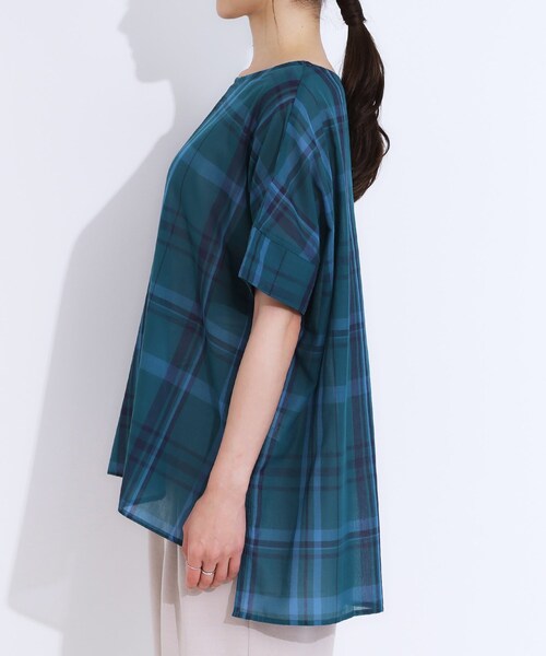 SHOO・LA・RUE(シューラルー)の「【S-LL/体型カバー】インせず着られる ポンチョシルエット シアーチェックブラウス(シャツ/ブラウス・レディース・ライトオレンジ系1/ブラック系1/ブルーグリーン・03/01/04/02)」の17枚目の写真