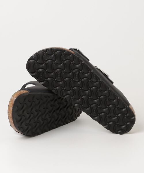 BIRKENSTOCK（ビルケンシュトック）の「【公式】ビルケンシュトック Arizona Big Buckle/アリゾナ ビッグバックル オイルドナチュラルレザー（サンダル・レディース・ブラック・22.5cm【ナロー幅】/23cm【ナロー幅】/24cm【ナロー幅】/24.5cm【ナロー幅】/25cm【ナロー幅】）」の2枚目の写真