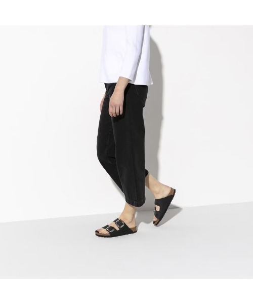 BIRKENSTOCK（ビルケンシュトック）の「【公式】ビルケンシュトック Arizona Big Buckle/アリゾナ ビッグバックル オイルドナチュラルレザー（サンダル・レディース・ブラック・22.5cm【ナロー幅】/23cm【ナロー幅】/24cm【ナロー幅】/24.5cm【ナロー幅】/25cm【ナロー幅】）」の5枚目の写真